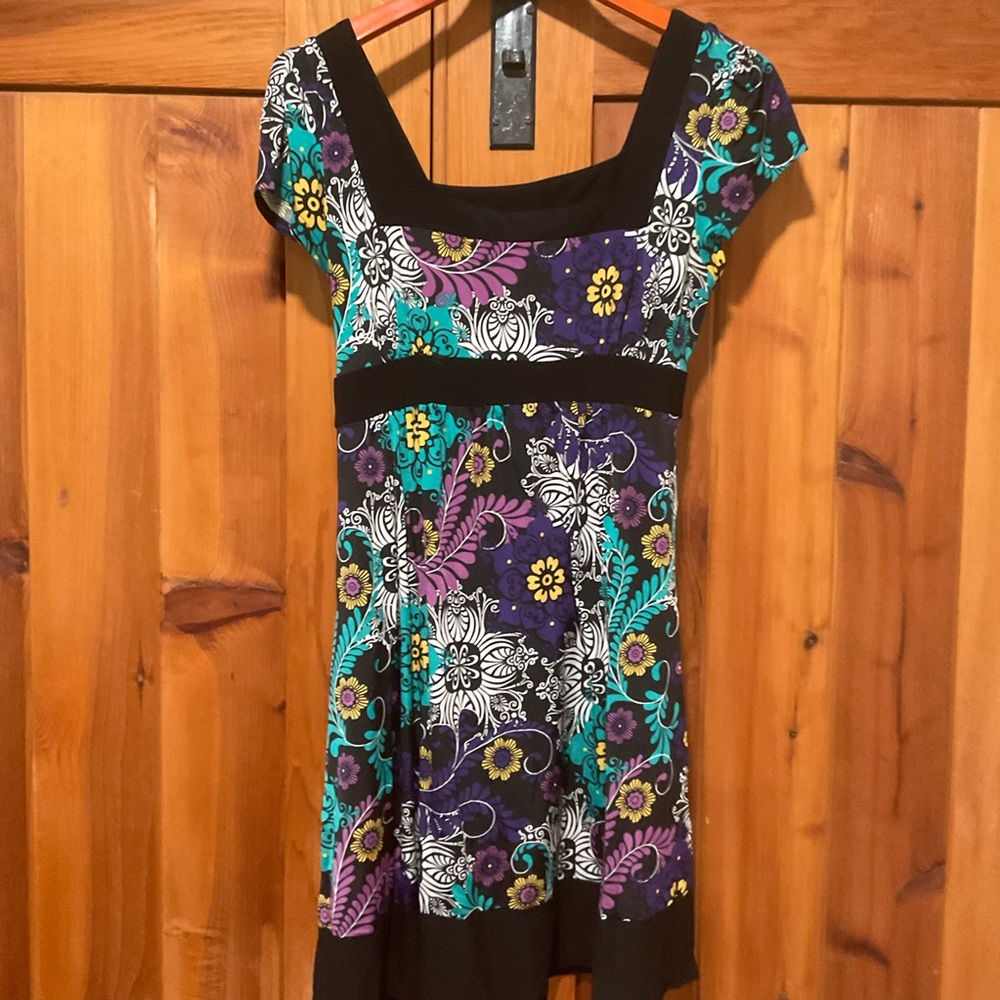 Medium womens floral dress stretchy work summer